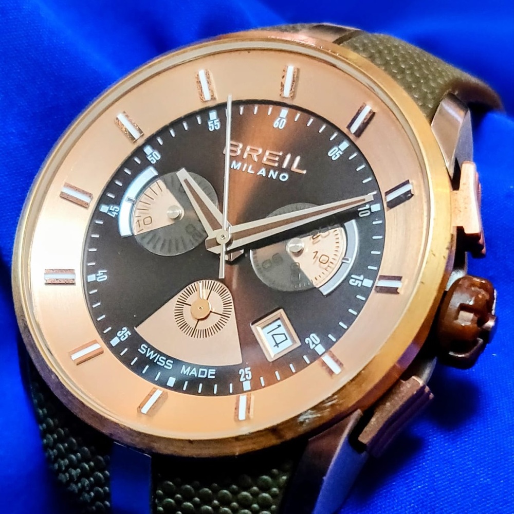 Breil Milano Swiss Made 43mm Chrono Men's Watch
New battery fully working
